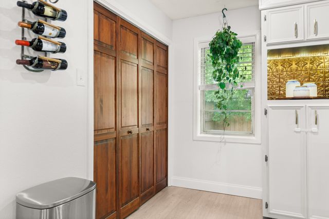 704 W Elizabeth Drive, Robinson, TX 76706