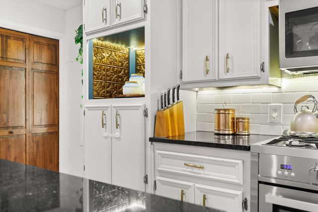 704 W Elizabeth Drive, Robinson, TX 76706