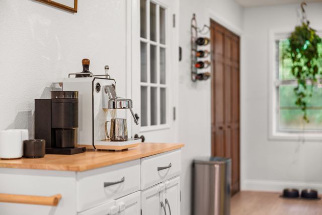 704 W Elizabeth Drive, Robinson, TX 76706