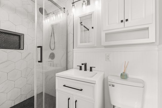 704 W Elizabeth Drive, Robinson, TX 76706