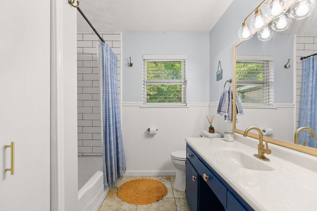 704 W Elizabeth Drive, Robinson, TX 76706