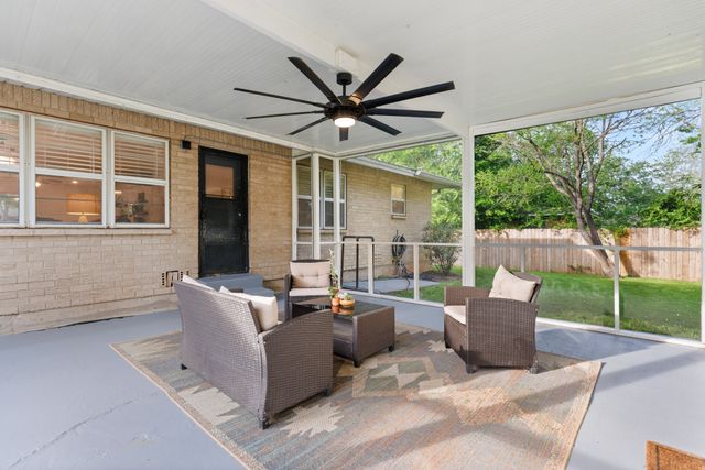 704 W Elizabeth Drive, Robinson, TX 76706