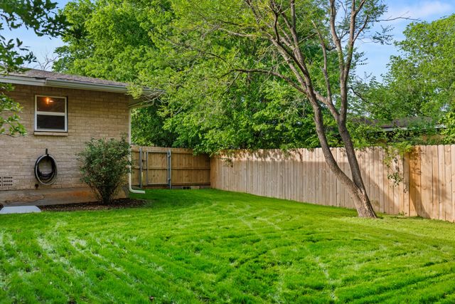 704 W Elizabeth Drive, Robinson, TX 76706