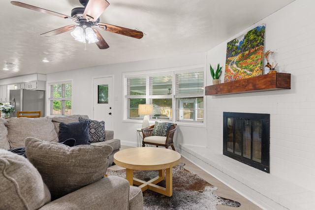 704 W Elizabeth Drive, Robinson, TX 76706