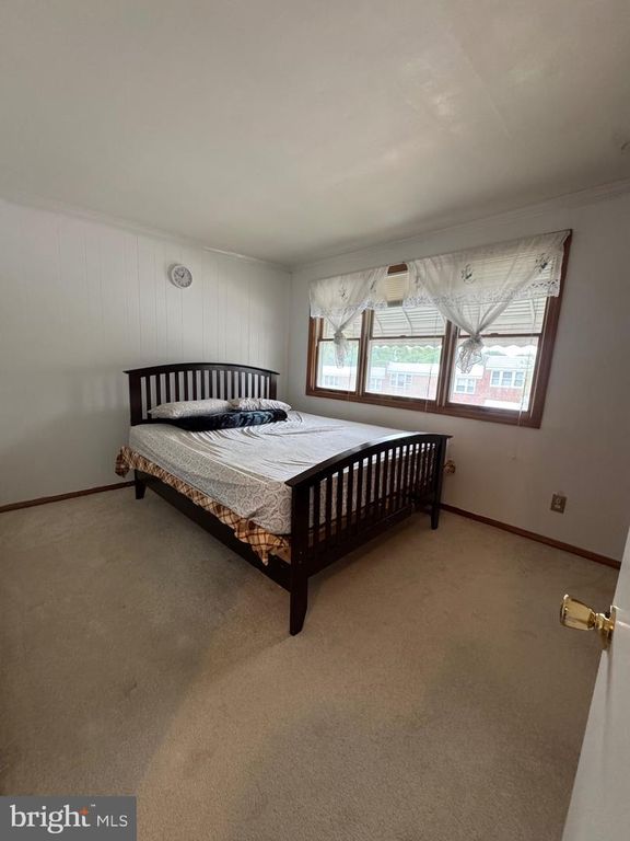 Image 10 of property listing at 3034 LORENA AVE, Baltimore, MD 21230
