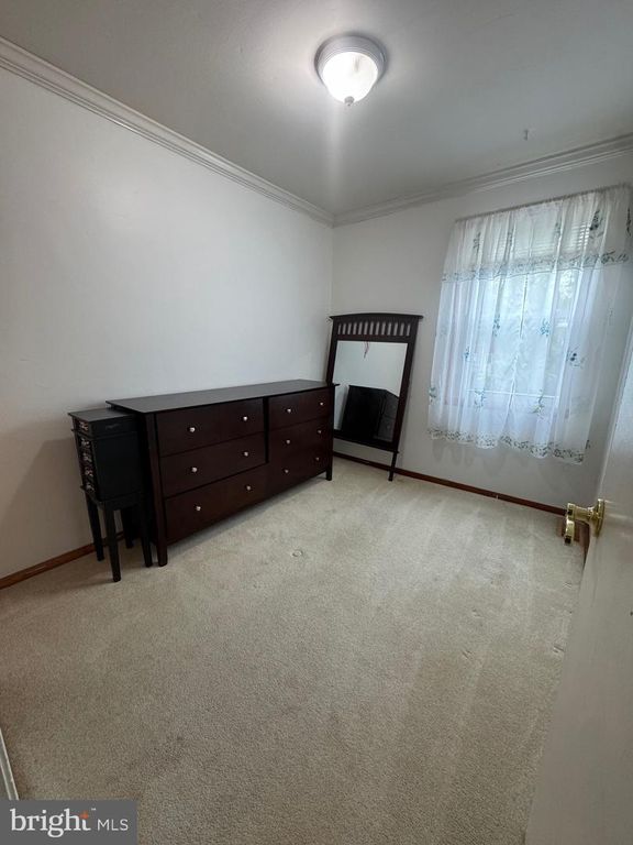 Image 15 of property listing at 3034 LORENA AVE, Baltimore, MD 21230
