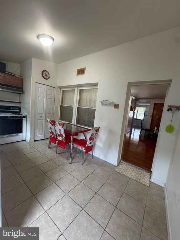 Image 6 of property listing at 3034 LORENA AVE, Baltimore, MD 21230
