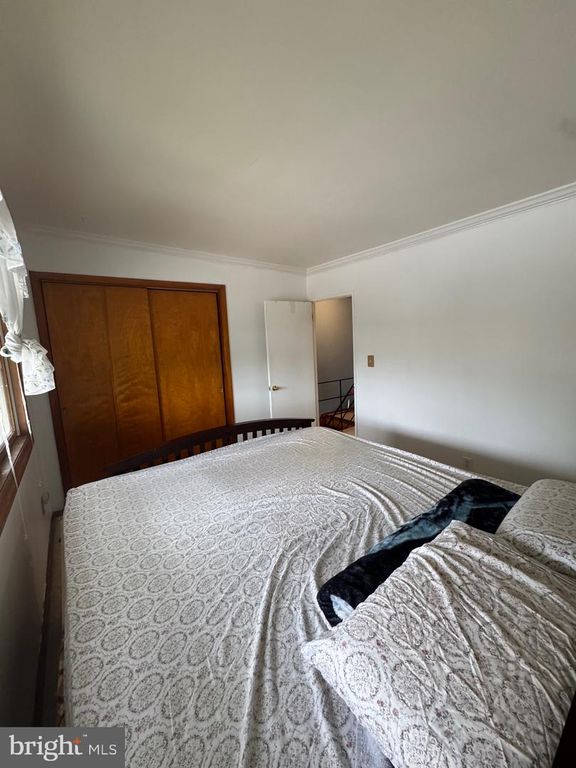 Image 8 of property listing at 3034 LORENA AVE, Baltimore, MD 21230