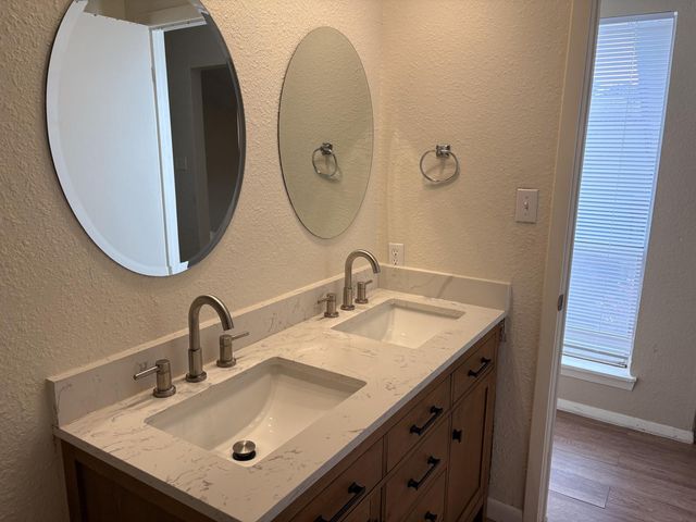 6908 Lovely LN, Austin, TX 78744