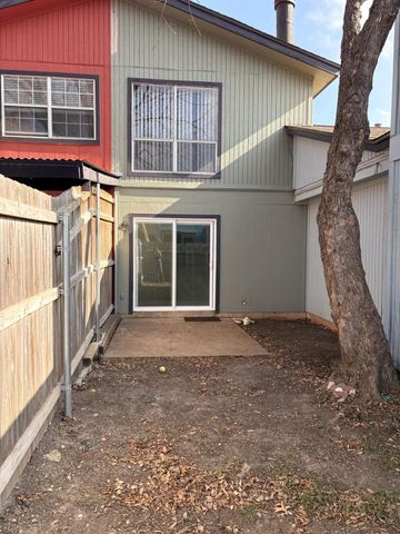 6908 Lovely LN, Austin, TX 78744