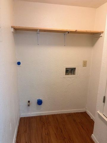 6908 Lovely LN, Austin, TX 78744