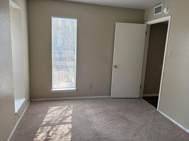 6908 Lovely LN, Austin, TX 78744