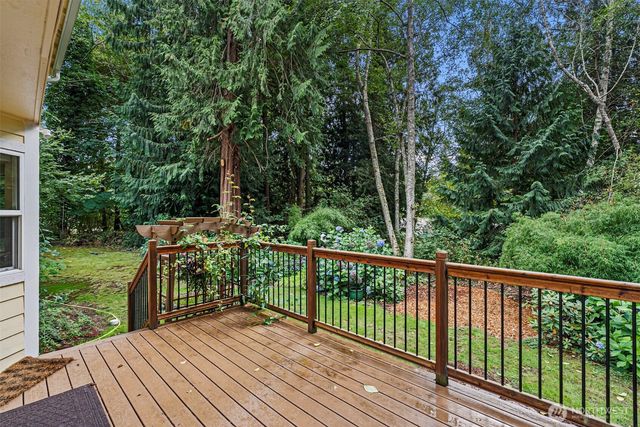 6001 Whale Dancer Court NE, Suquamish, WA 98392