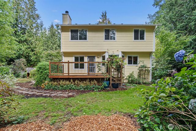 6001 Whale Dancer Court NE, Suquamish, WA 98392