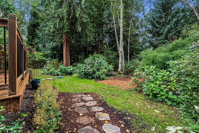 6001 Whale Dancer Court NE, Suquamish, WA 98392