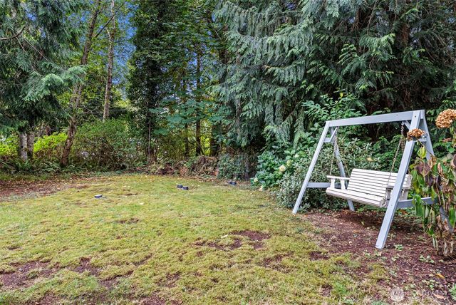 6001 Whale Dancer Court NE, Suquamish, WA 98392