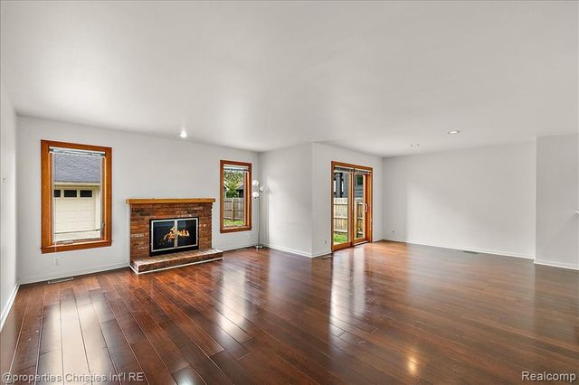 2635 Dorchester Road, Birmingham, MI 48009