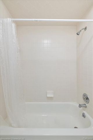2635 Dorchester Road, Birmingham, MI 48009