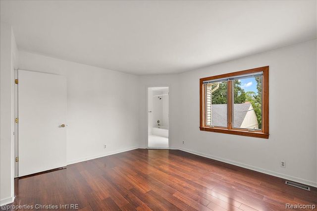 2635 Dorchester Road, Birmingham, MI 48009