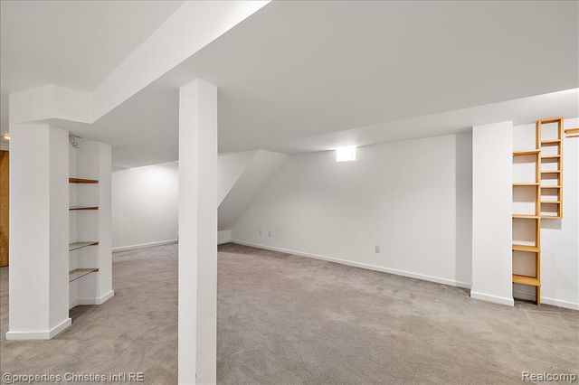 2635 Dorchester Road, Birmingham, MI 48009