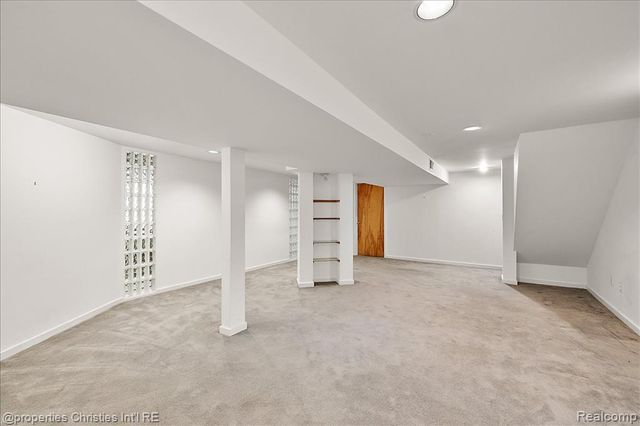 2635 Dorchester Road, Birmingham, MI 48009