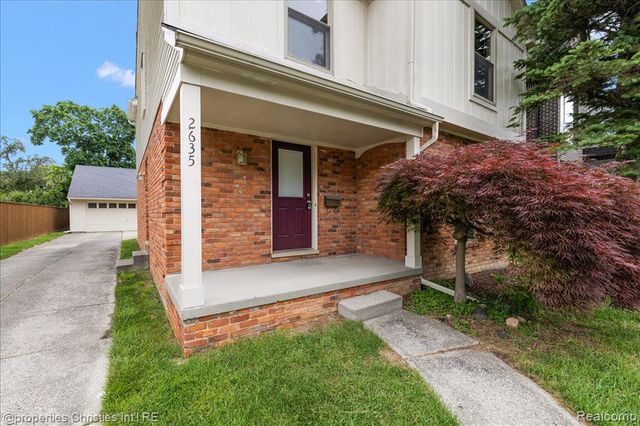 2635 Dorchester Road, Birmingham, MI 48009