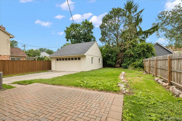 2635 Dorchester Road, Birmingham, MI 48009