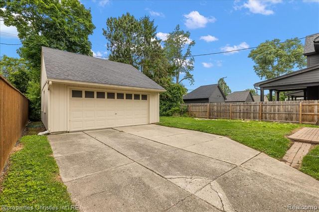 2635 Dorchester Road, Birmingham, MI 48009