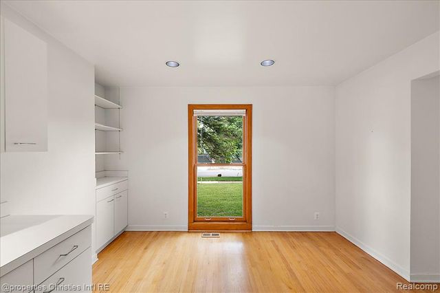 2635 Dorchester Road, Birmingham, MI 48009