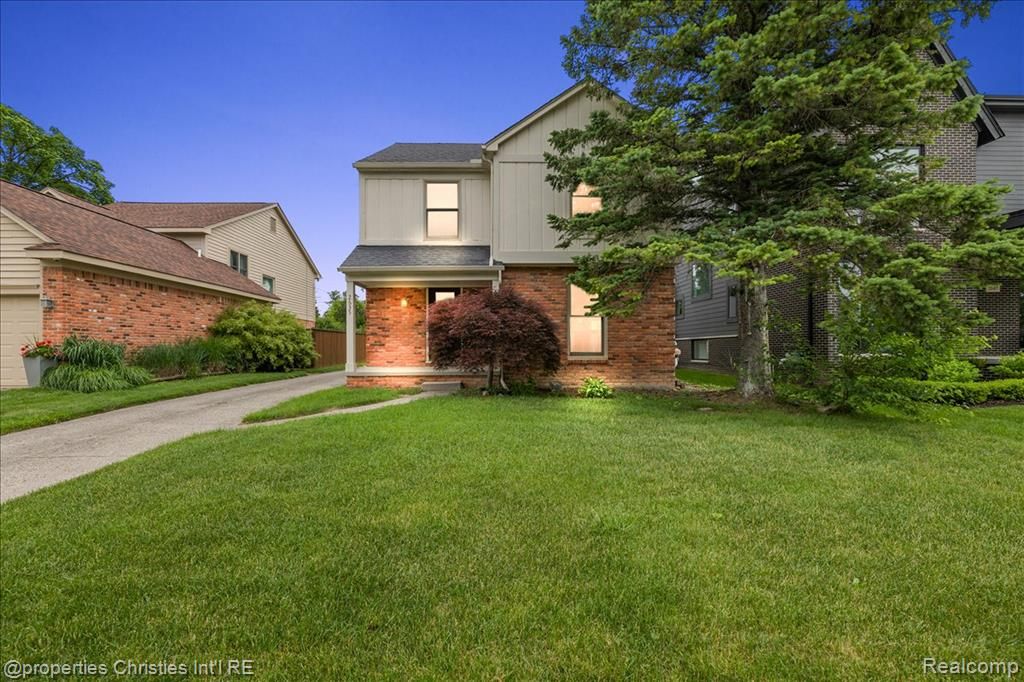 2635 Dorchester Road, Birmingham, MI 48009