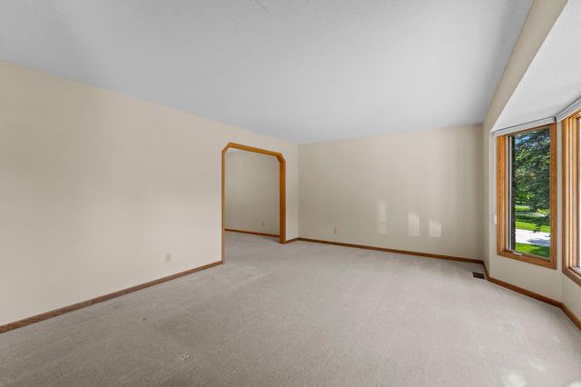 10130 31st Avenue N, Plymouth, MN 55441