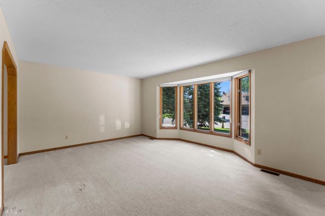10130 31st Avenue N, Plymouth, MN 55441