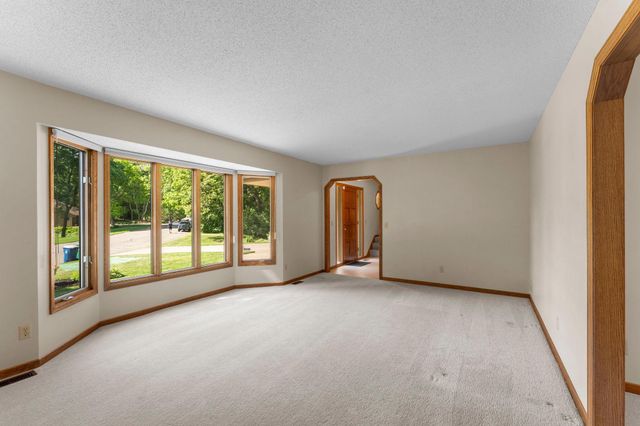 10130 31st Avenue N, Plymouth, MN 55441