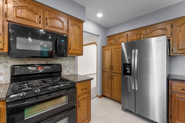 10130 31st Avenue N, Plymouth, MN 55441