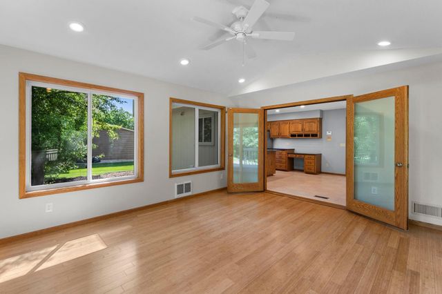 10130 31st Avenue N, Plymouth, MN 55441