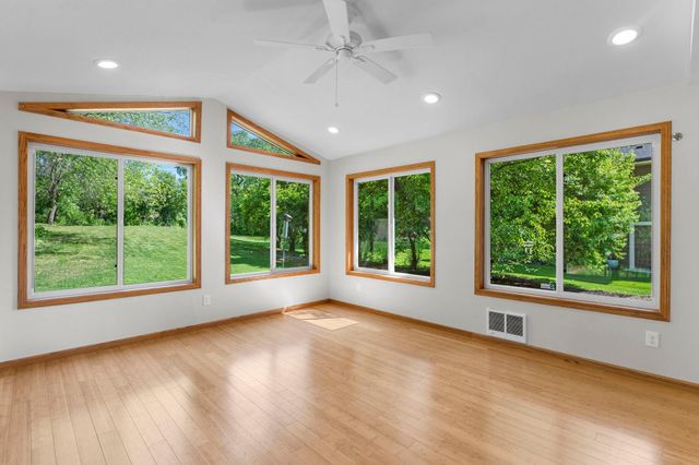 10130 31st Avenue N, Plymouth, MN 55441
