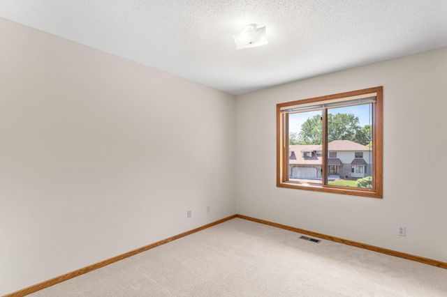 10130 31st Avenue N, Plymouth, MN 55441