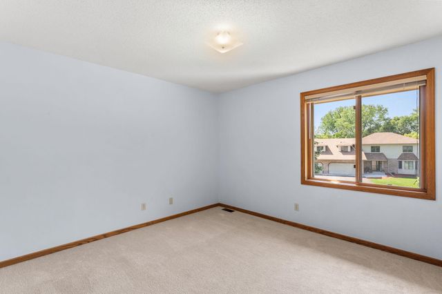 10130 31st Avenue N, Plymouth, MN 55441