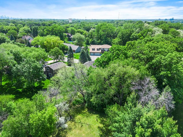 10130 31st Avenue N, Plymouth, MN 55441