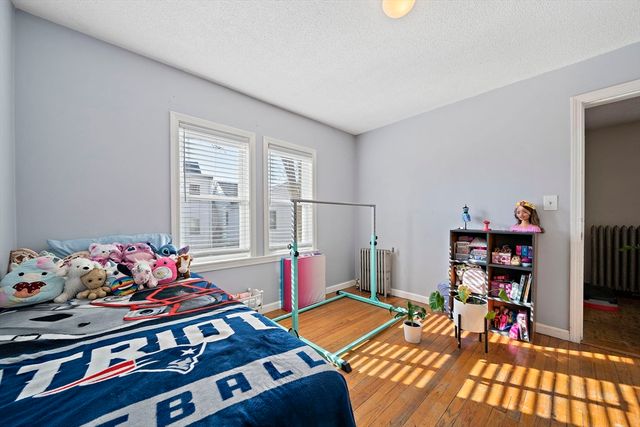 88 Pearl St, Stoughton, MA 02072