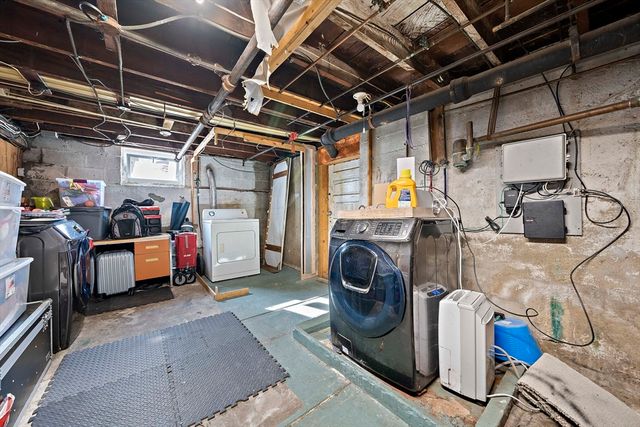 88 Pearl St, Stoughton, MA 02072