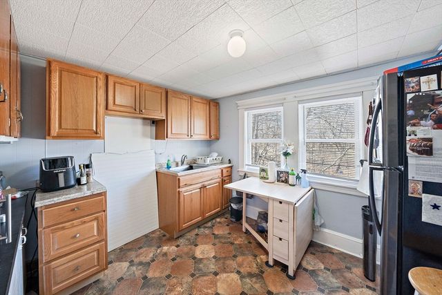 88 Pearl St, Stoughton, MA 02072