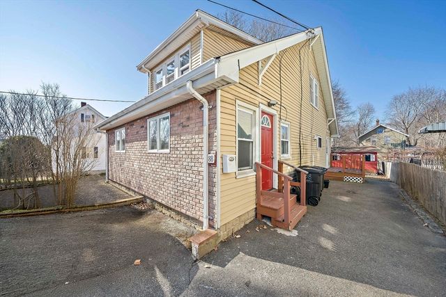 88 Pearl St, Stoughton, MA 02072