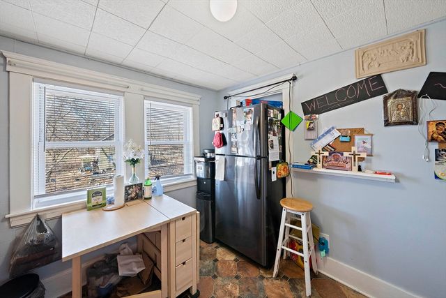 88 Pearl St, Stoughton, MA 02072