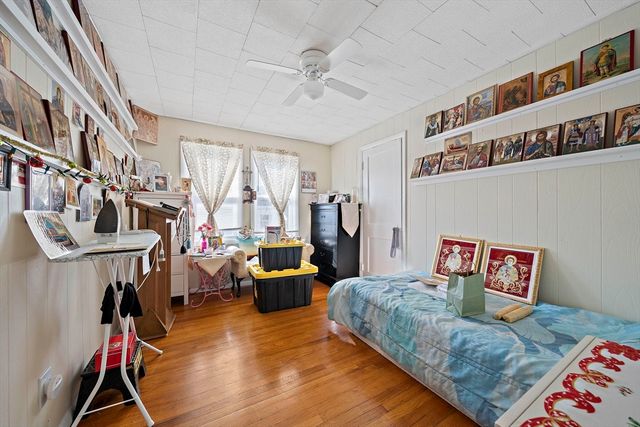 88 Pearl St, Stoughton, MA 02072