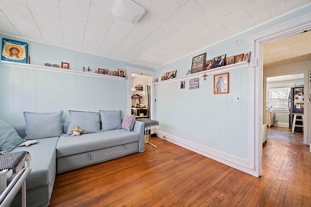 88 Pearl St, Stoughton, MA 02072