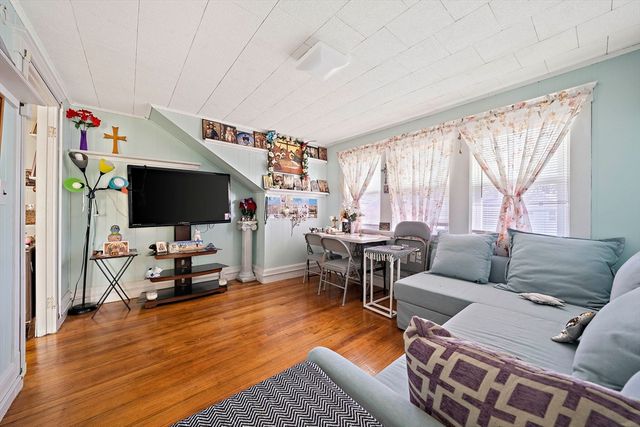 88 Pearl St, Stoughton, MA 02072