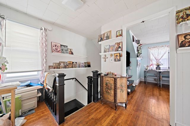 88 Pearl St, Stoughton, MA 02072