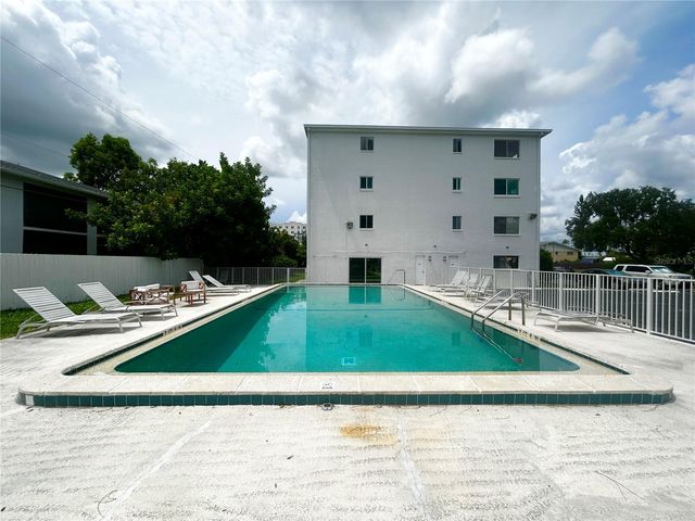 4906 VICTORIA DRIVE 103, Cape Coral, FL 33904