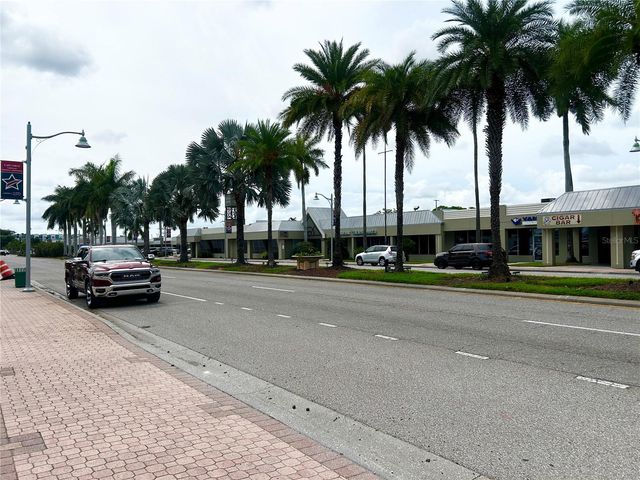 4906 VICTORIA DRIVE 103, Cape Coral, FL 33904